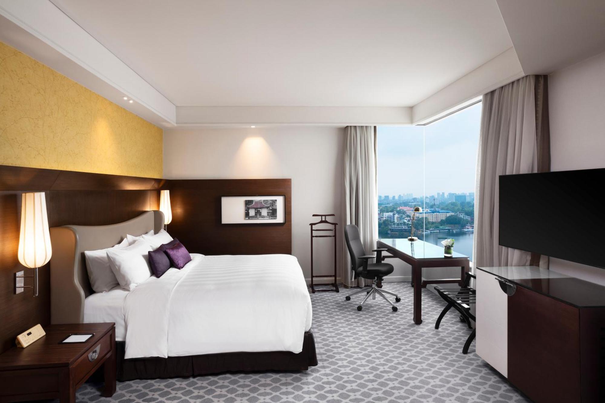 Pacific Club King Room Lake View