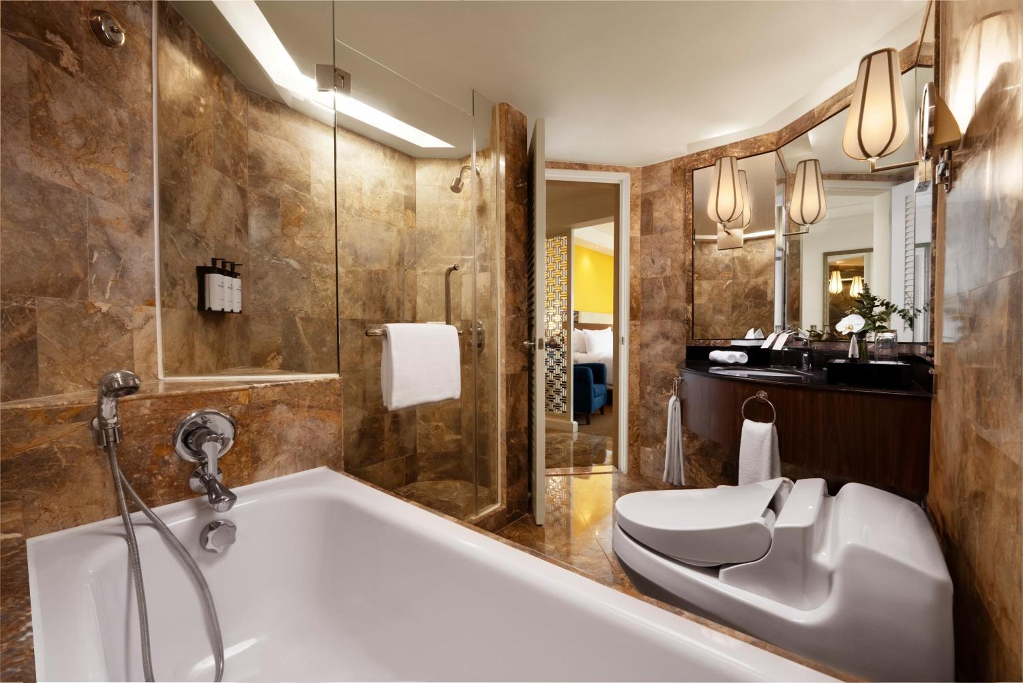 Deluxe King Room Lake View