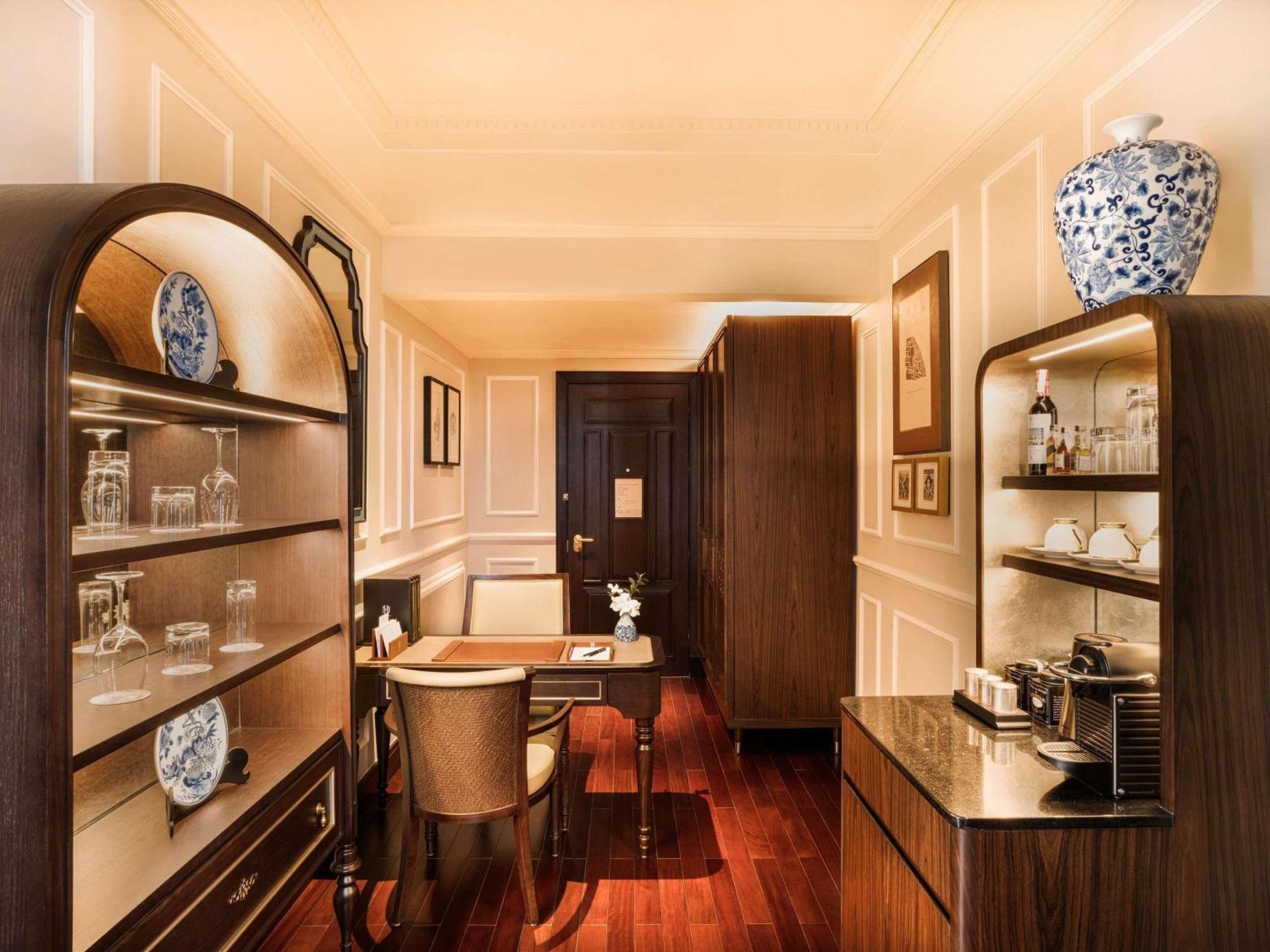 Heritage Wing Metropole Suite King Beds Metropole Privileges Benefits,1716971633:JPEG