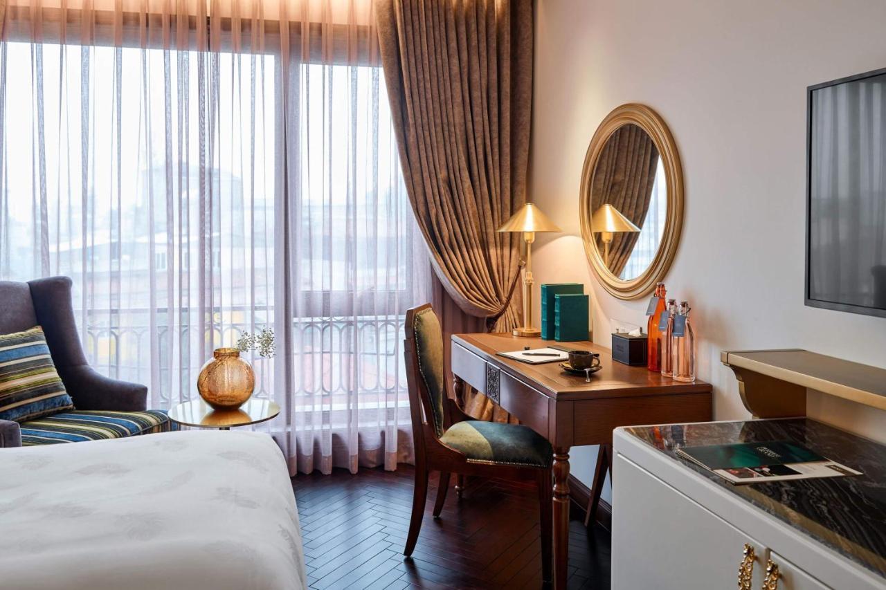 Grand Deluxe Room