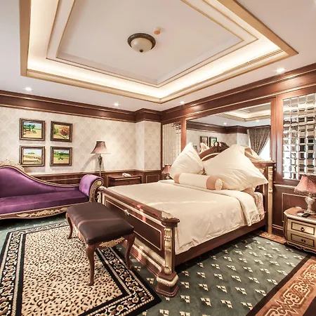 Army Hotel-3