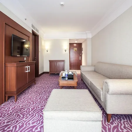 Army Hotel-2