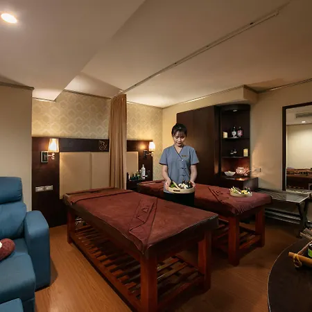 Beryl Signature Hotel & Travel-2